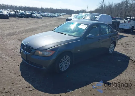2007 BMW 328Xi из США, поврежденный, VIN WBAVC93557KX60493